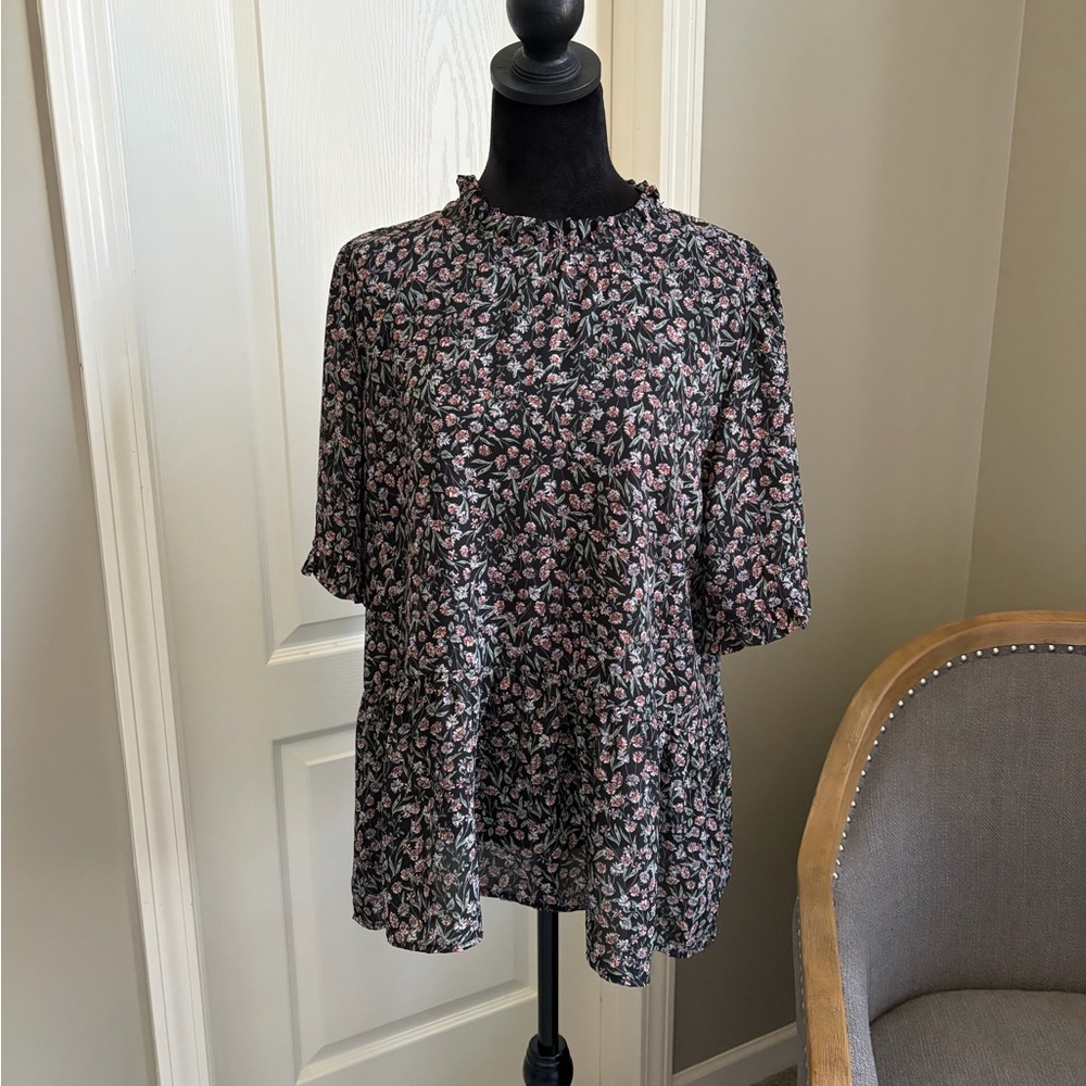 Elegant Floral Women's Blouse in Black and Pink